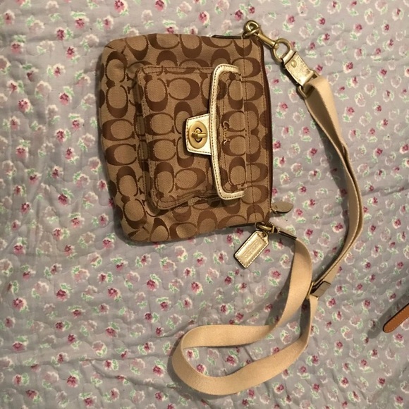 Small Coach crossbody - Picture 1 of 4